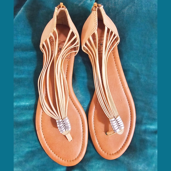 Lucky Brand Shoes - Lucky Brand - Tan/Nude Women's Flat Sandals